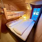 Cozy With Great View And Immediate Proximity To The And Swimming Area Ferienhaus