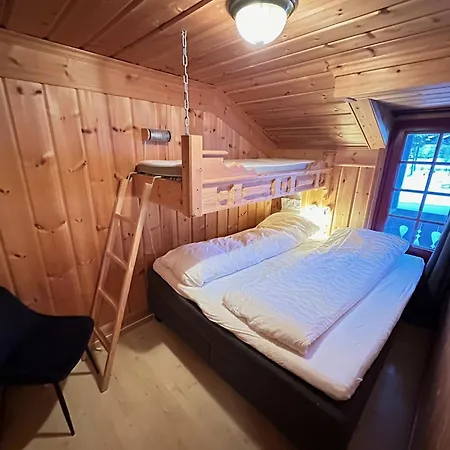 Vakantiehuis Cozy With Great View And Immediate Proximity To The And Swimming Area